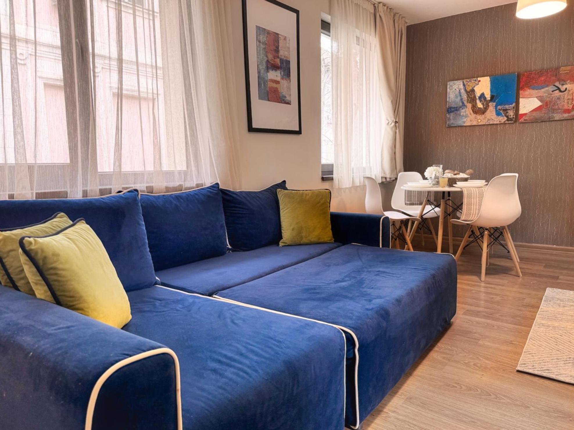 Top Centre Plovdiv Apt. With Parking For 4 Guests ภายนอก รูปภาพ