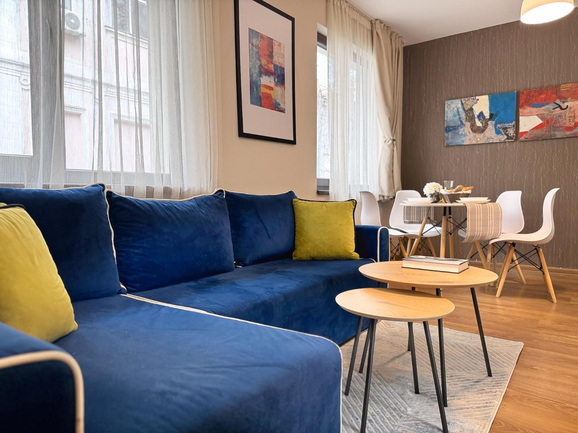 Top Centre Plovdiv Apt. With Parking For 4 Guests ภายนอก รูปภาพ