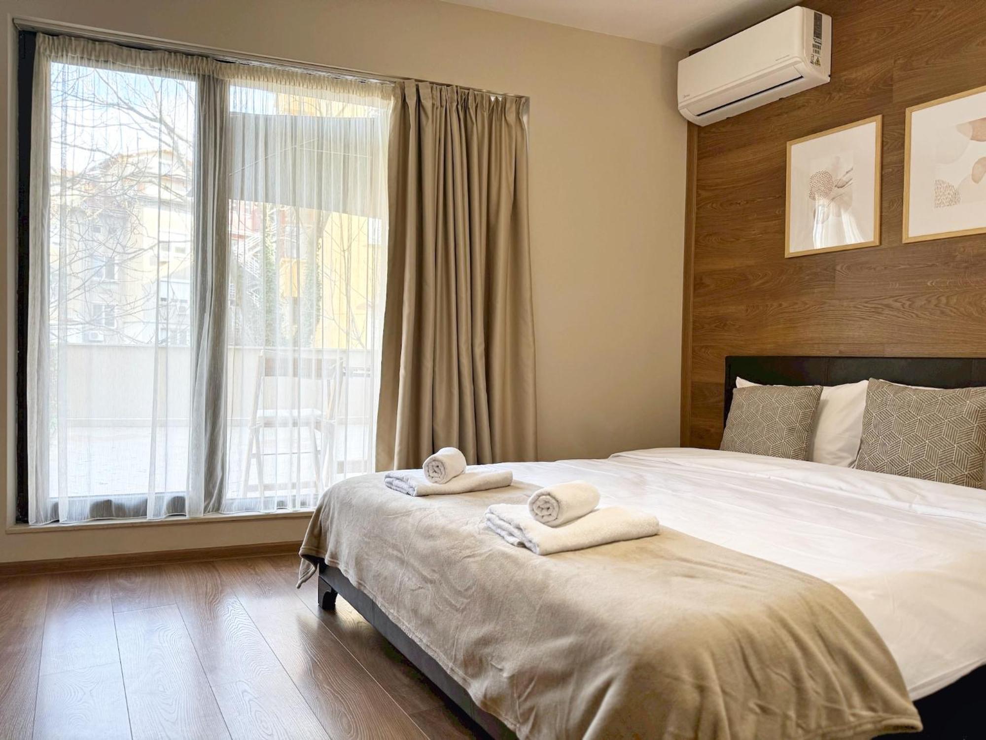 Top Centre Plovdiv Apt. With Parking For 4 Guests ภายนอก รูปภาพ