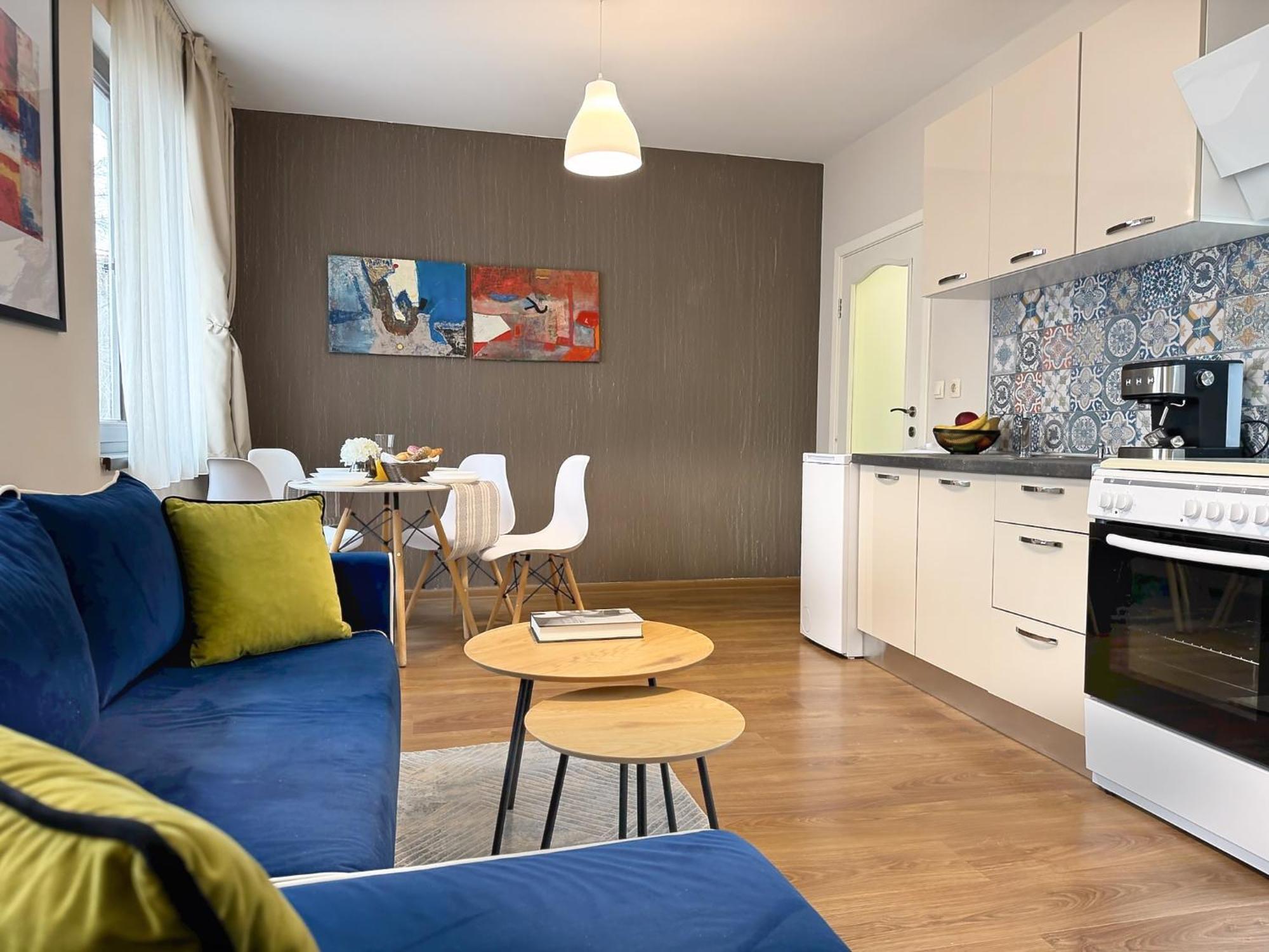 Top Centre Plovdiv Apt. With Parking For 4 Guests ภายนอก รูปภาพ