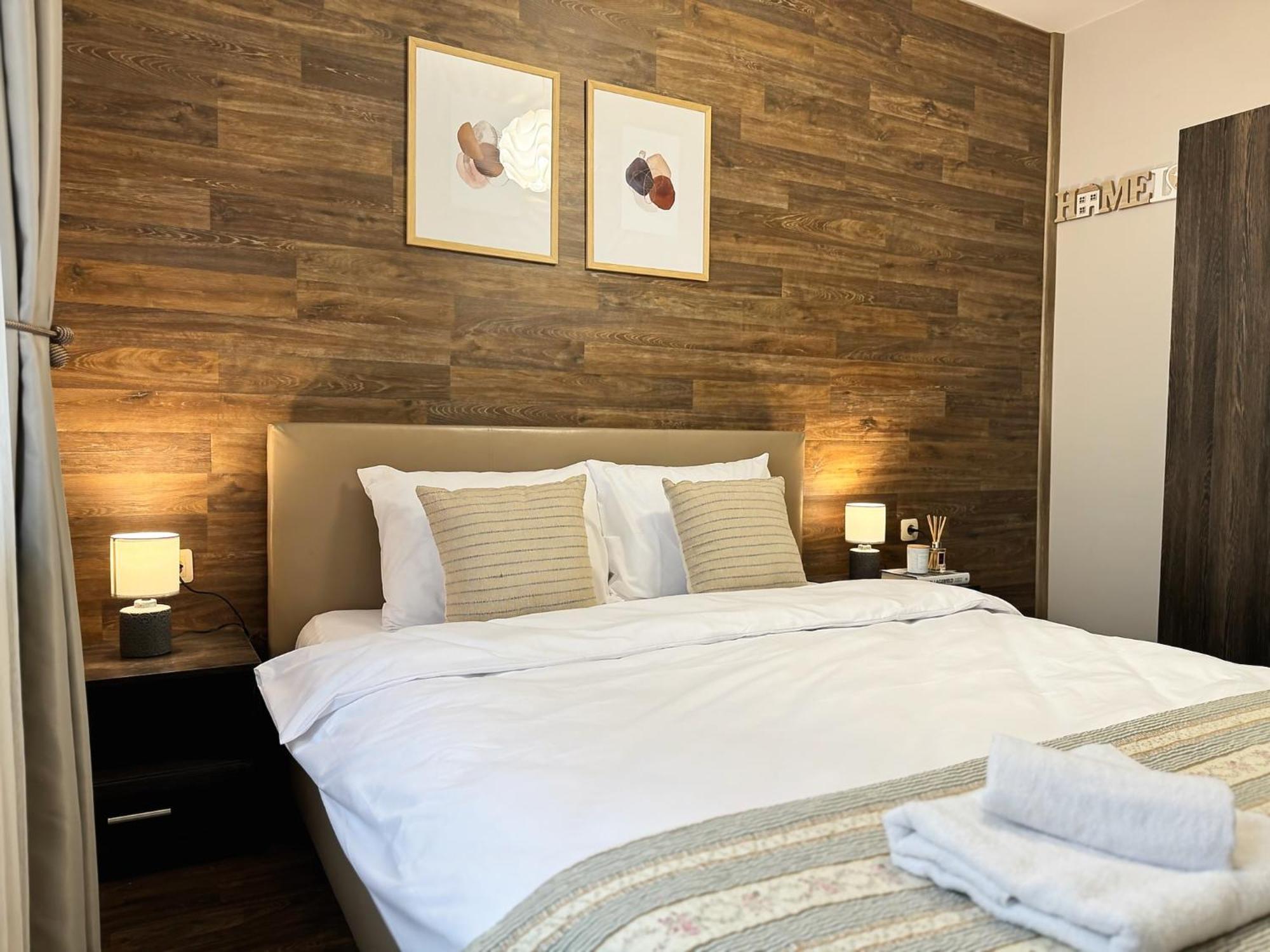 Top Centre Plovdiv Apt. With Parking For 4 Guests ภายนอก รูปภาพ