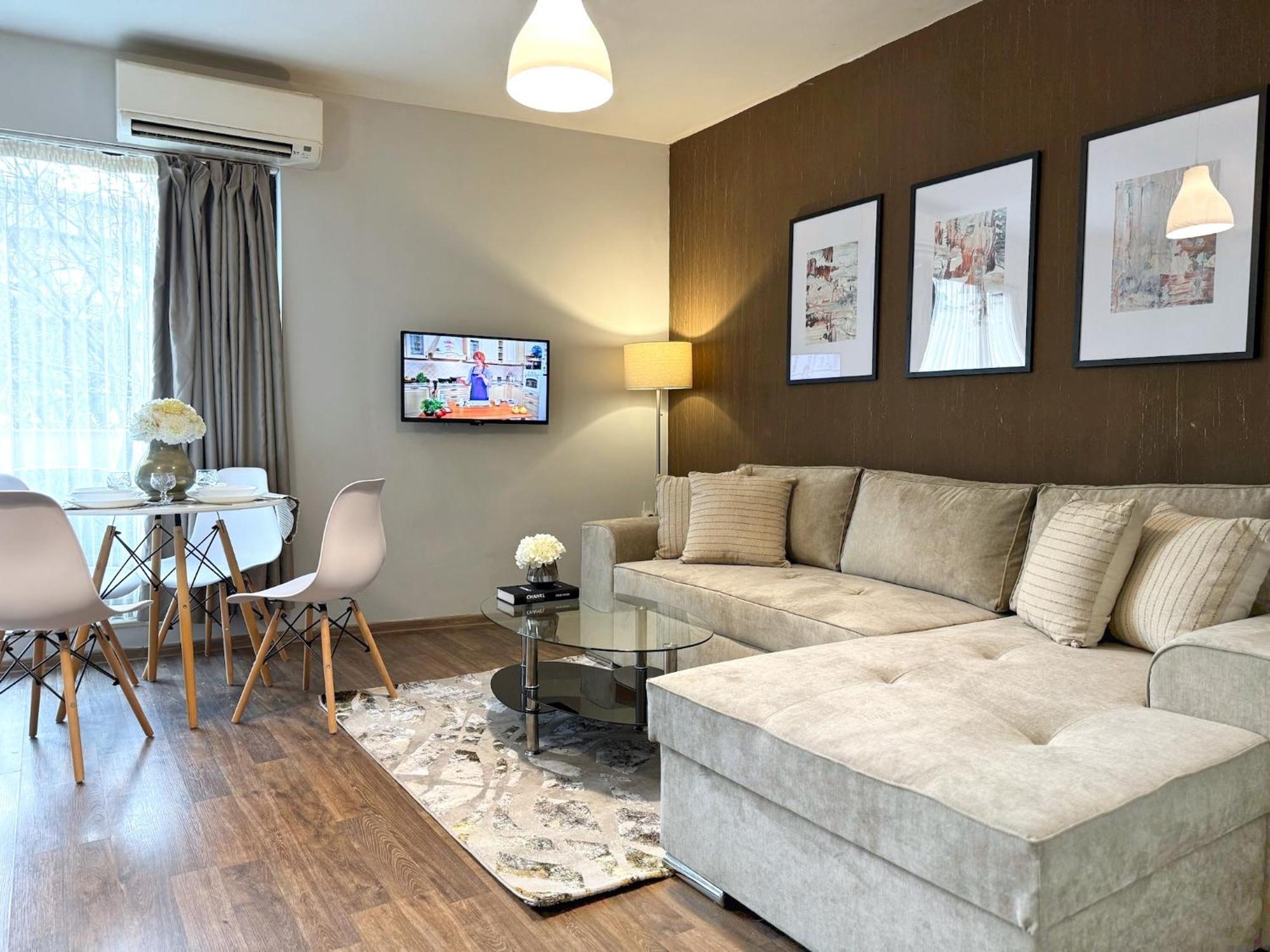 Top Centre Plovdiv Apt. With Parking For 4 Guests ภายนอก รูปภาพ