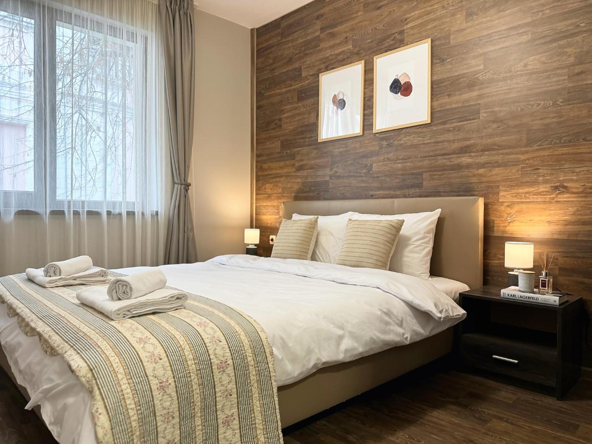 Top Centre Plovdiv Apt. With Parking For 4 Guests ภายนอก รูปภาพ