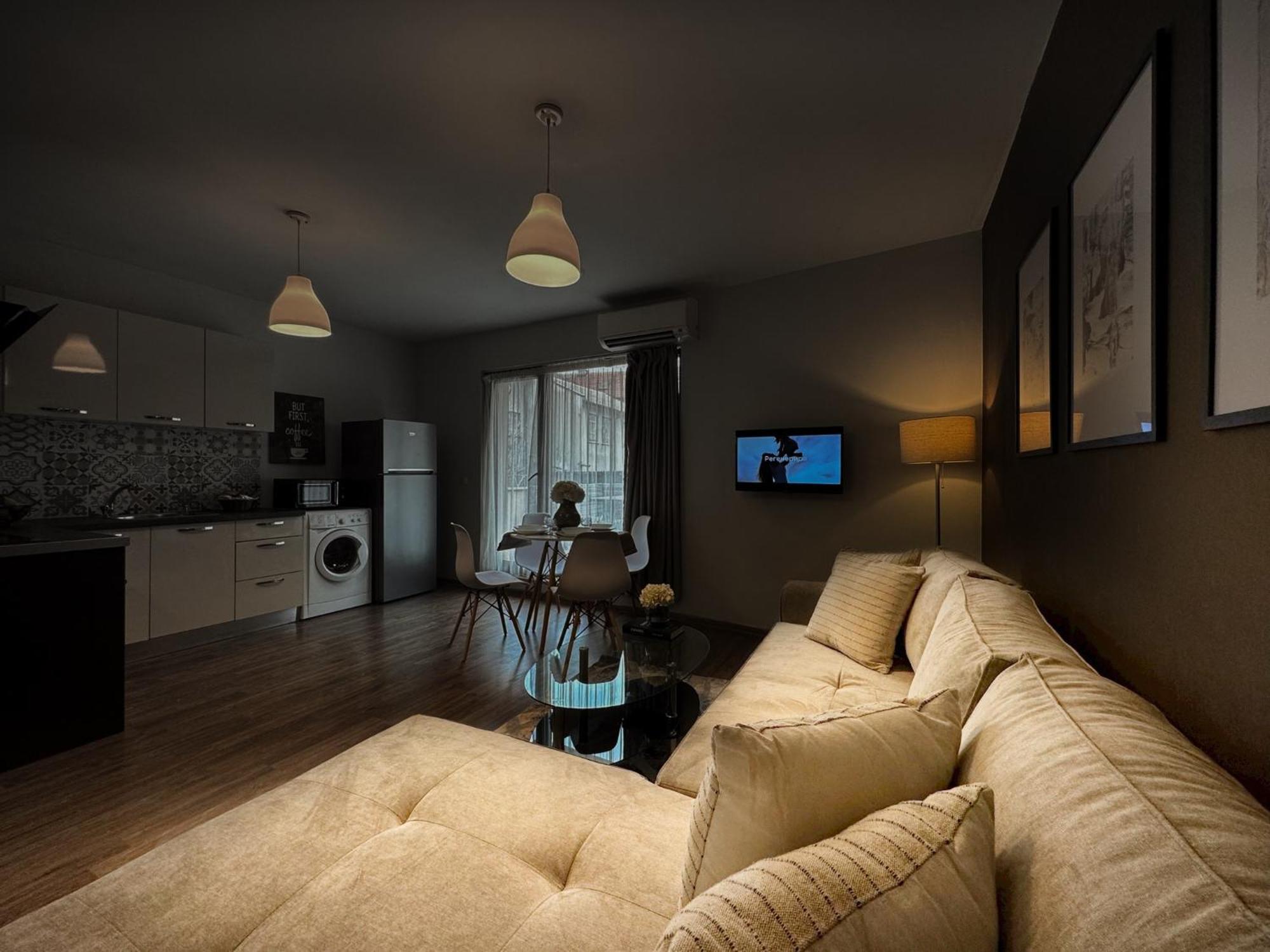 Top Centre Plovdiv Apt. With Parking For 4 Guests ภายนอก รูปภาพ