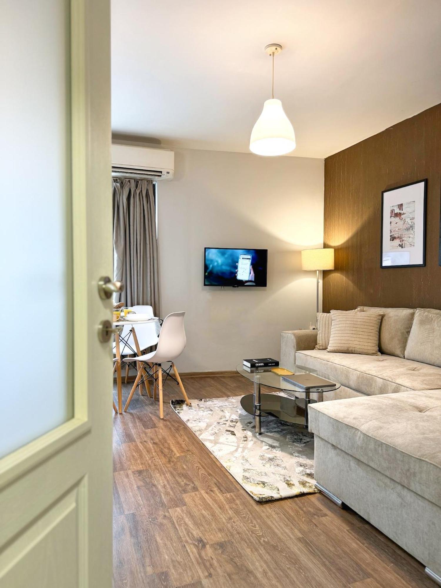Top Centre Plovdiv Apt. With Parking For 4 Guests ภายนอก รูปภาพ